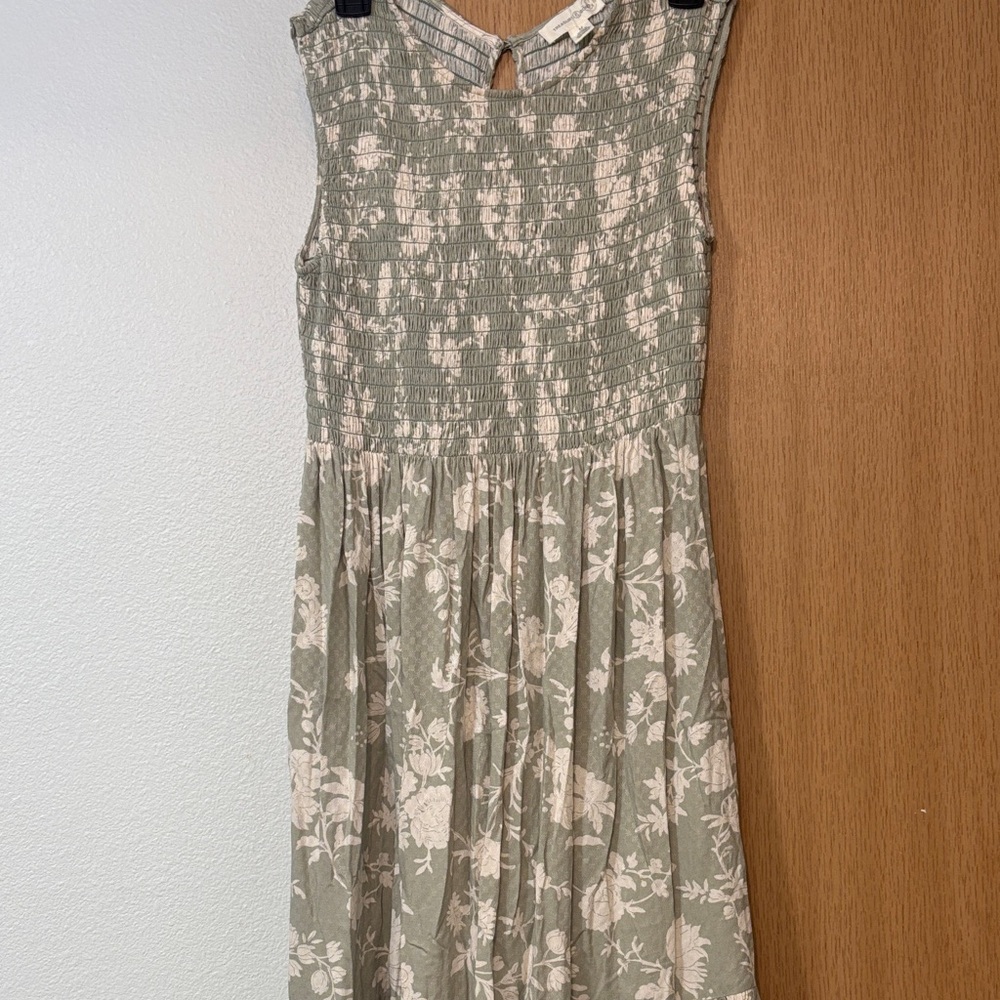Treasure & Bond Green and Cream Floral Maxi Dress
